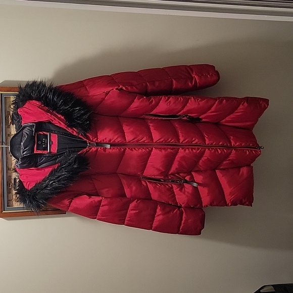 Winter coat - Picture 1 of 4